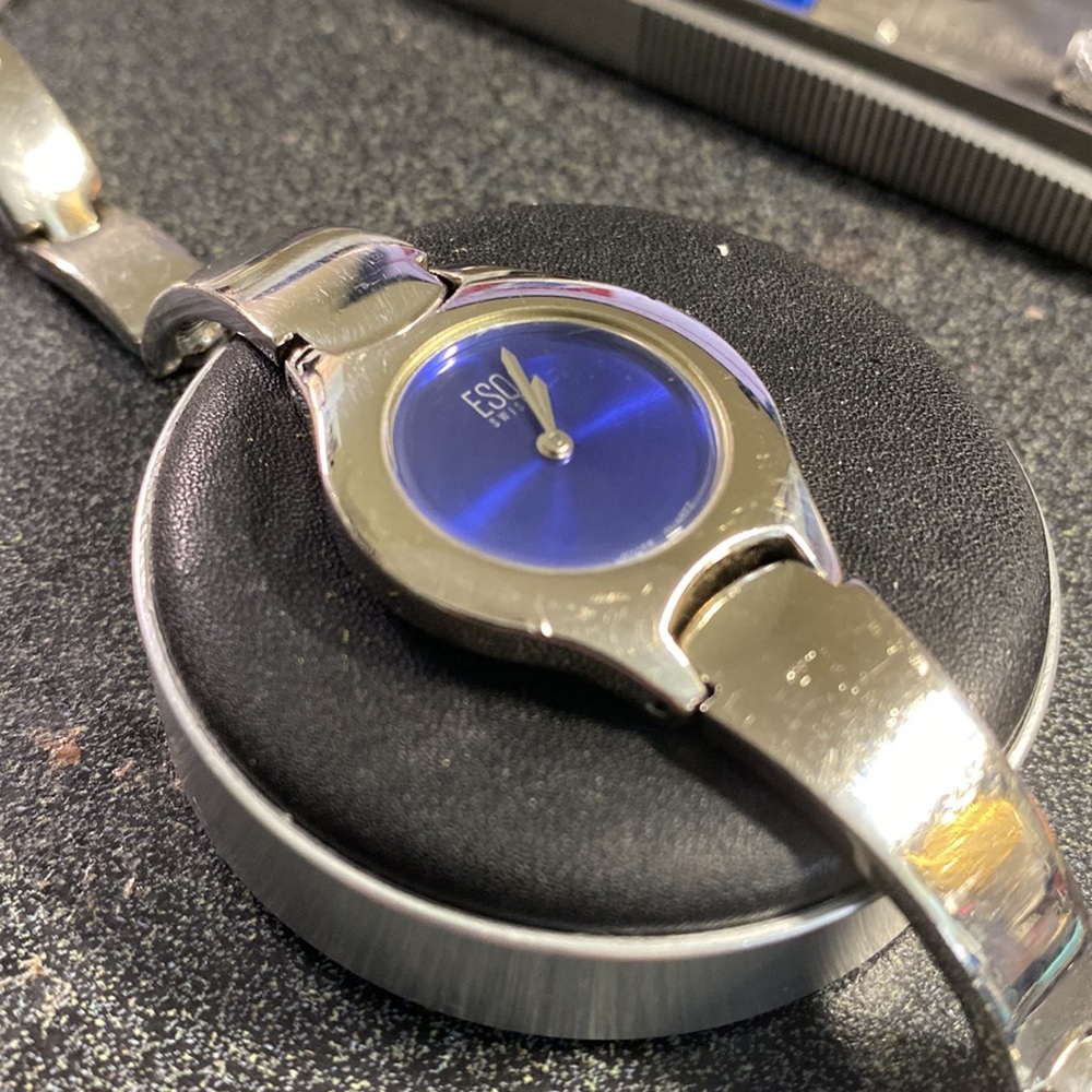 Movado Vintage Watch with Luminous Blue Dial - Picture 7 of 8